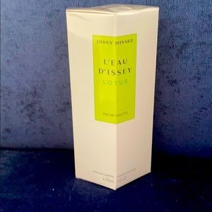 Issey Miyake lotus